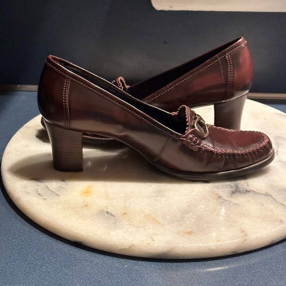 RSVP Burgundy Block Heel Copper Buckles Size 8/39 Great Condition Like New. - Picture 4 of 10